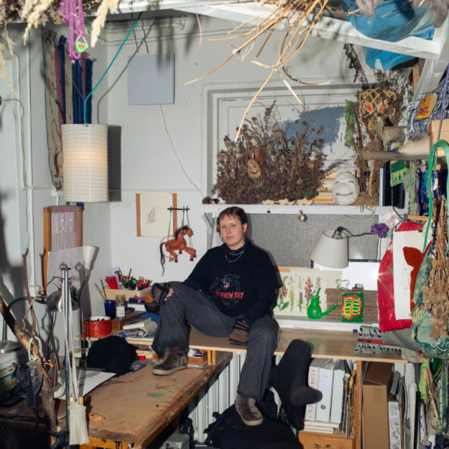 Portræt af person i arbejdsværelse